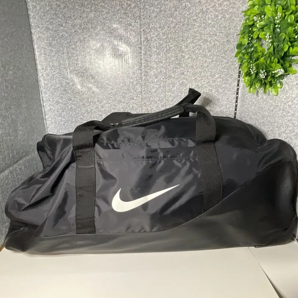 Nike Sport Black Gym Duffel Bag 60 Litre Size Medium/Large Baseball Softball Bag